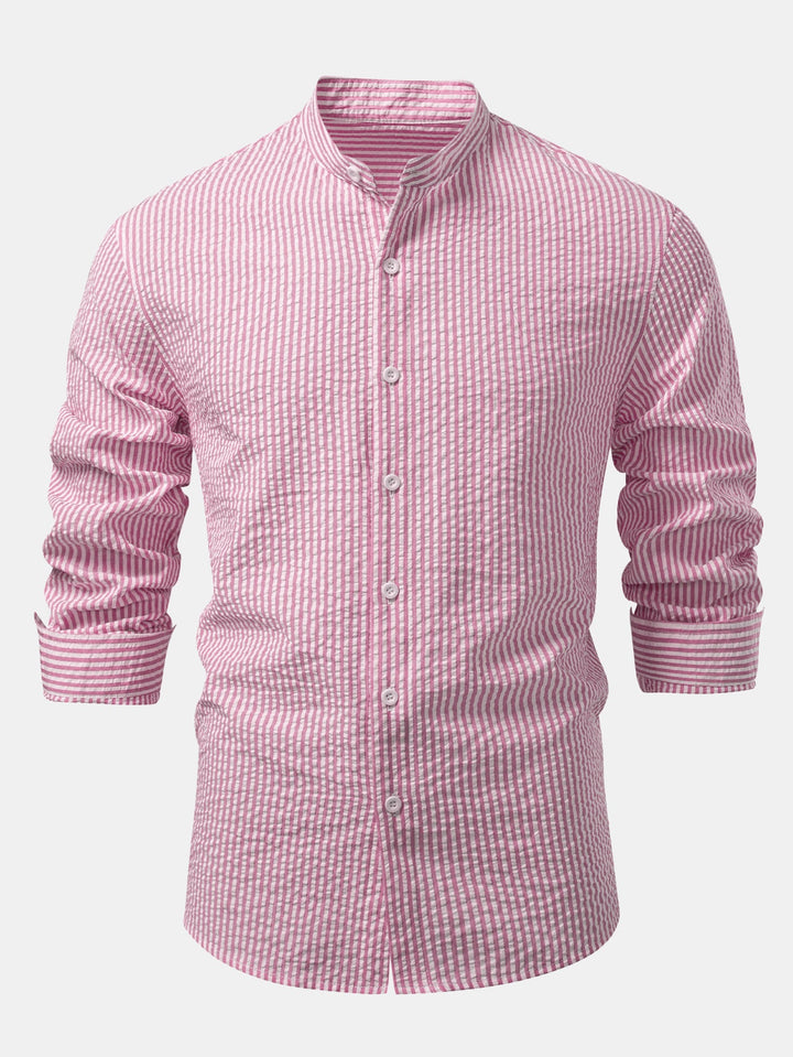 Camisa a Rayas Seersucker con Cuello Alto y Pantalones de Lino de Pierna Recta