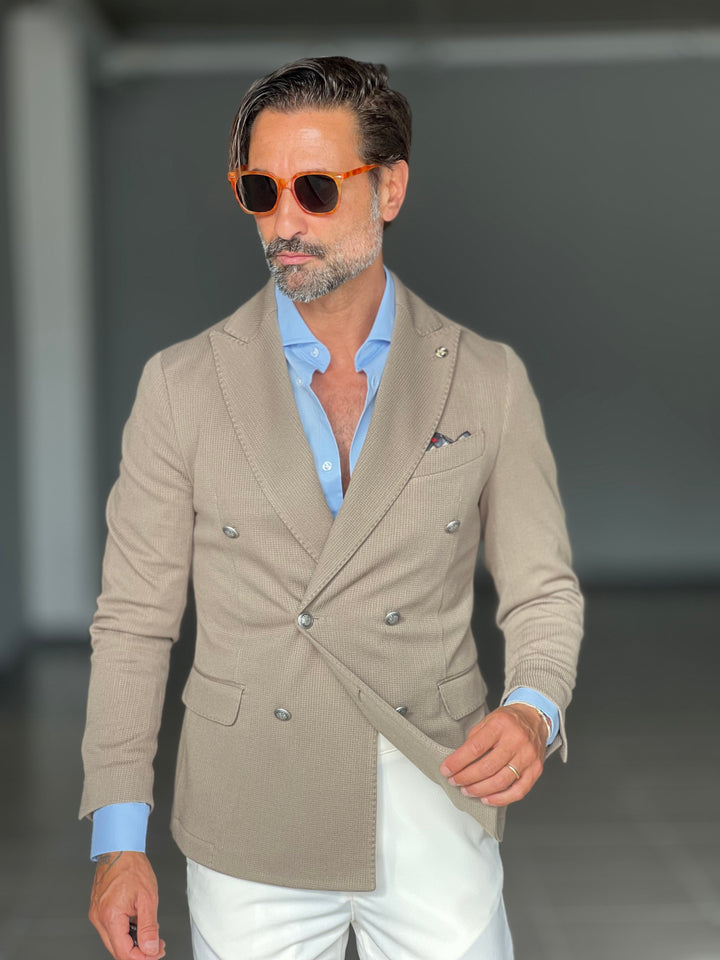 Chaqueta color barro con trabajo de panal