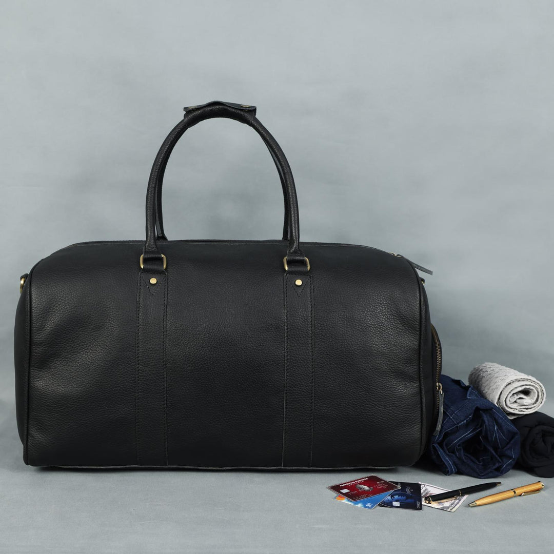 Bolsa de cuero negro carbón con ruedas