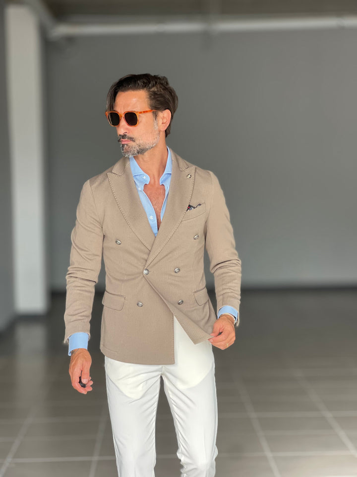 Chaqueta color barro con trabajo de panal
