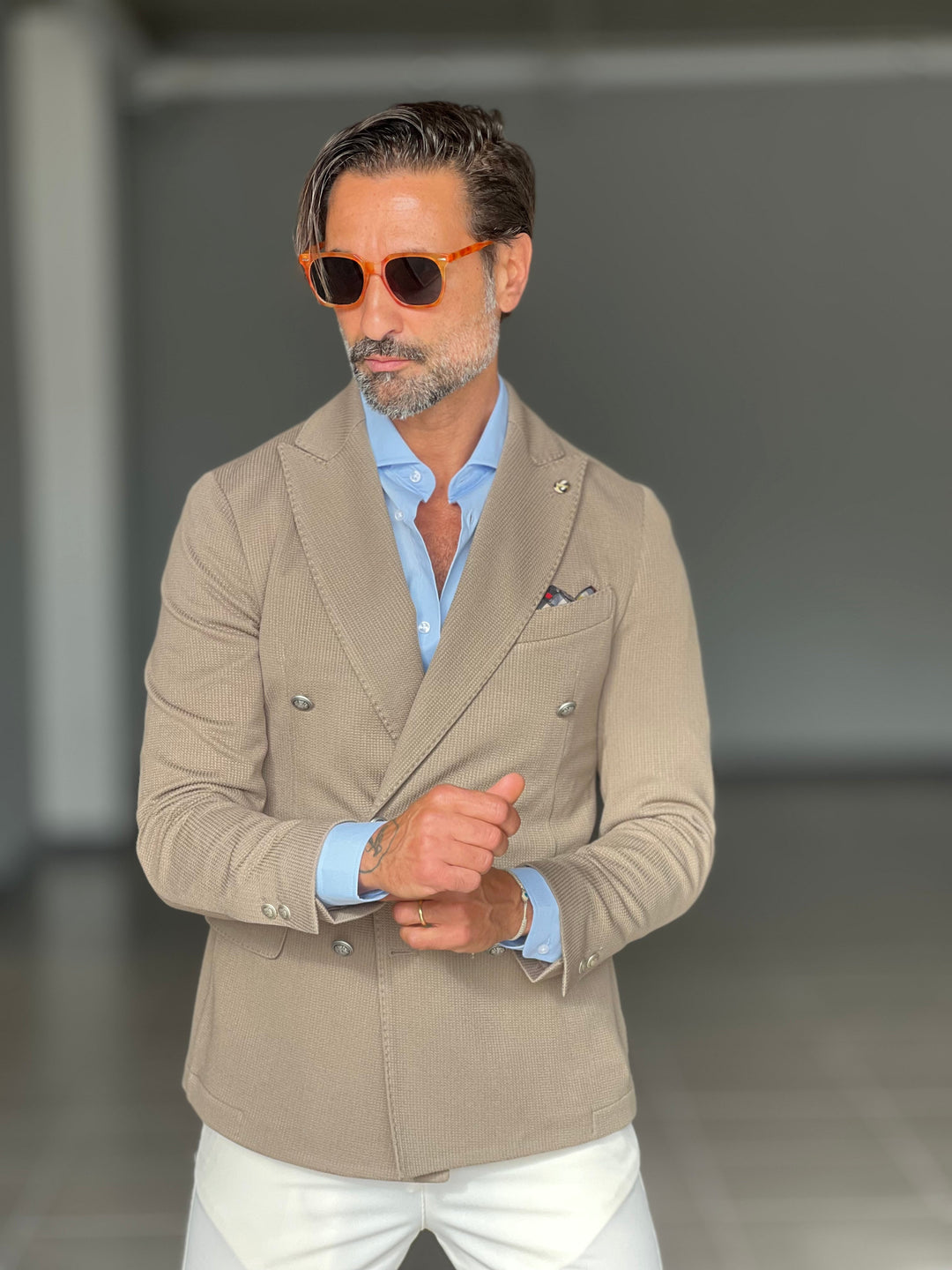 Chaqueta color barro con trabajo de panal