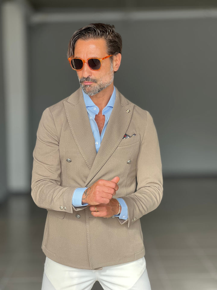 Chaqueta color barro con trabajo de panal