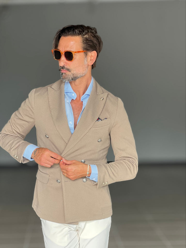 Chaqueta color barro con trabajo de panal