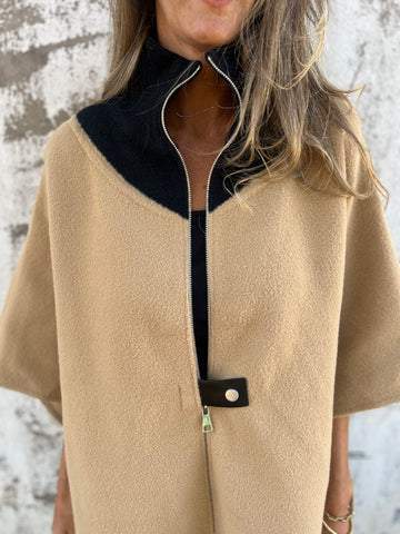 Alessia | Chaqueta con Cremallera Lateral y Cuello Alto