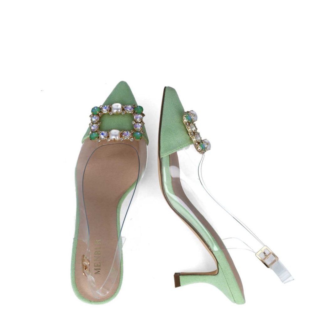 Zapatos de mujer de punta con pedrería
